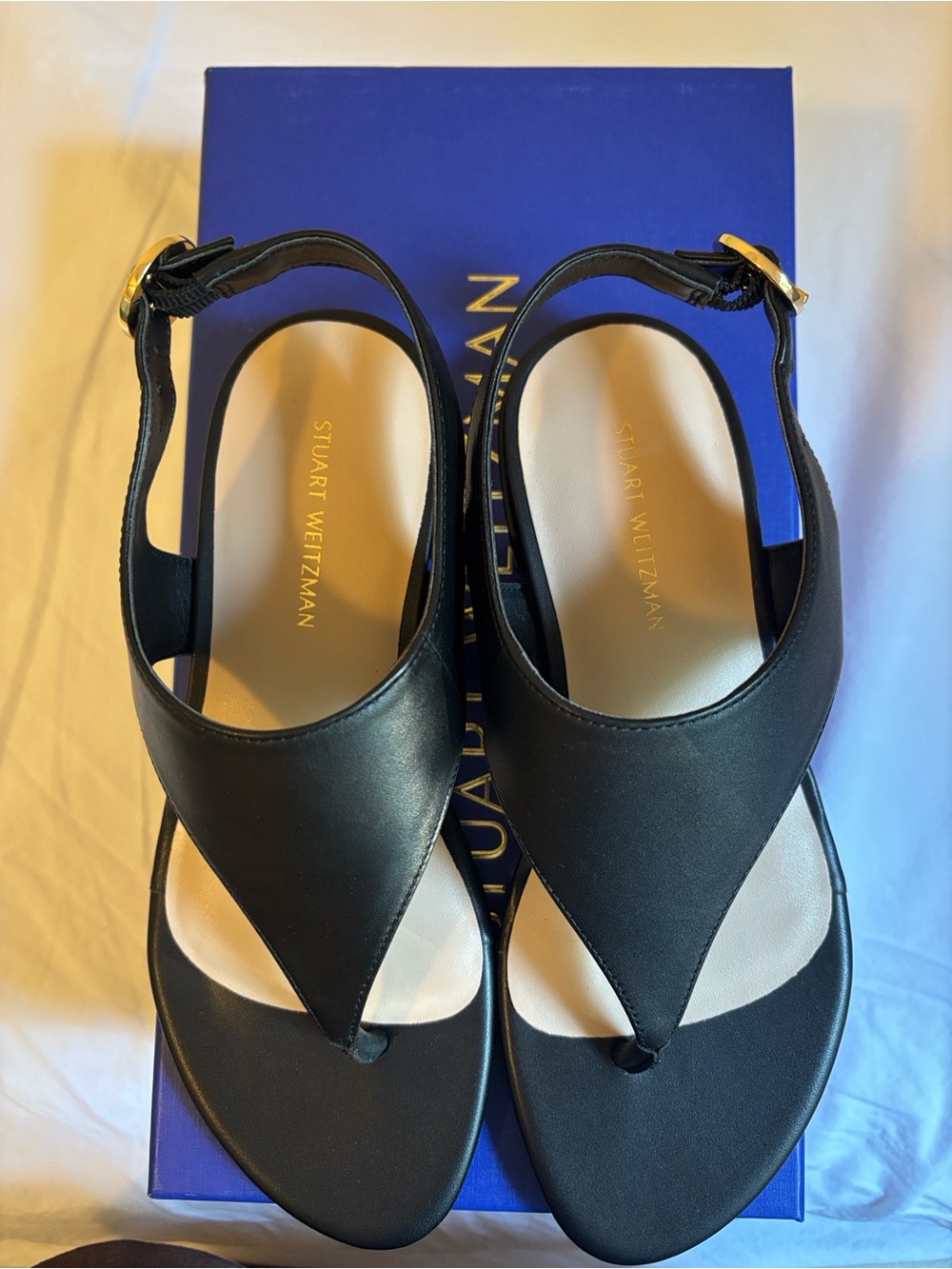 Stuart Weitzman Size 34.5 / 4B Black Smooth Calf Thong Sandals